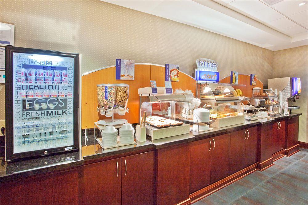 Holiday Inn Express Hotel & Suites Atlanta-Cumming By Ihg מראה חיצוני תמונה